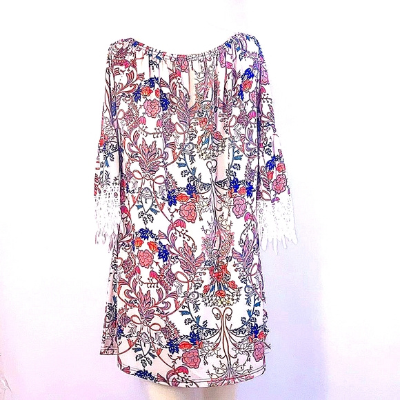 Boho Style Mini dress with crocheted sleeve - Picture 2 of 16